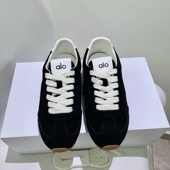 ALO Yoga casual shoes - Picture 1 of 9